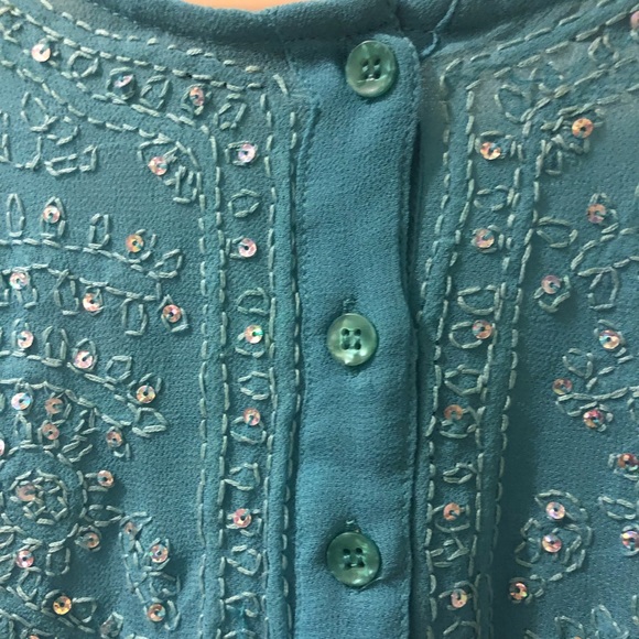 Woman’s Betty B. Top size one size fits all - Picture 8 of 8